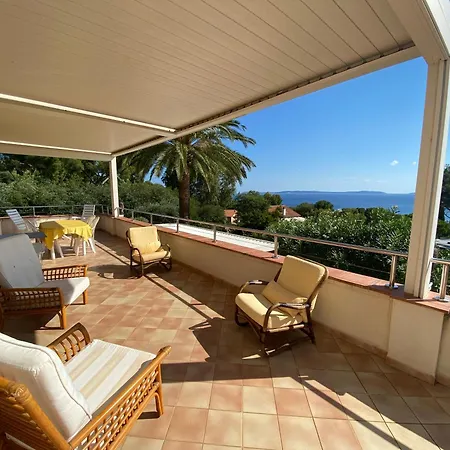 Avec Piscine A 300 M Des Plages D'aiguebelle - *
