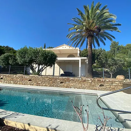 Avec Piscine A 300 M Des Plages D'aiguebelle - *