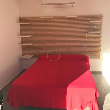 Holiday home Avec Piscine A 300 M Des Plages D'aiguebelle - *