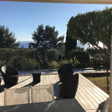 Avec Piscine A 300 M Des Plages D'aiguebelle -